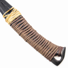 Raven Bite Axe Bloodhound Heirloom - Apex Legends