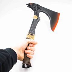 Raven Bite Axe Bloodhound Heirloom - Apex Legends